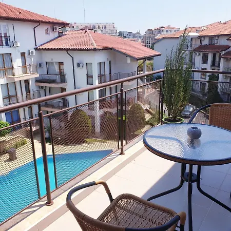 Апартаменты La Terrace Sea View