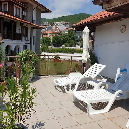 La Terrace Sea View *