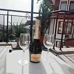 La Terrace Sea View Apartament